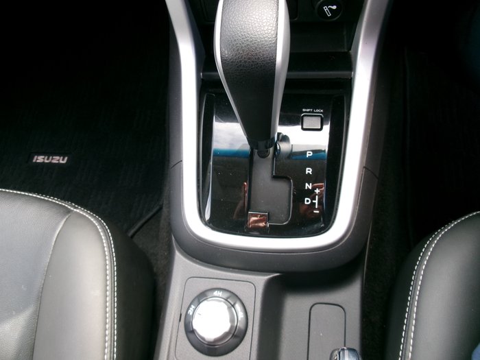 2020 ISUZU MU-X LS-T (4x4)