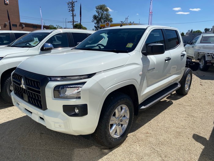 2025 MITSUBISHI Triton GLX+