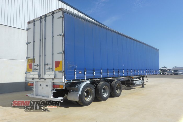 1999 Maxitrans 22 Pallet Curtainsider