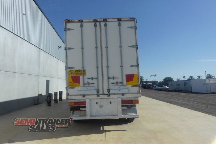 1999 Maxitrans 22 Pallet Curtainsider