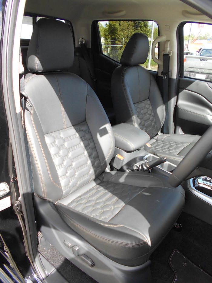 2025 Nissan Navara ST-X