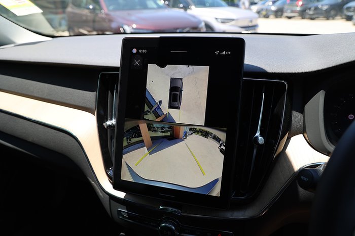 2025 Volvo XC60 Plus B5 Bright