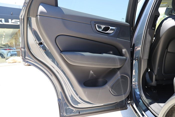 2025 Volvo XC60 Plus B5 Bright