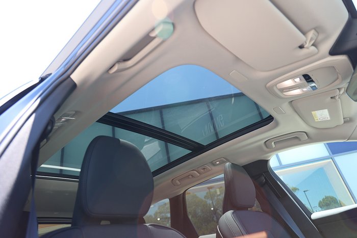 2025 Volvo XC60 Plus B5 Bright