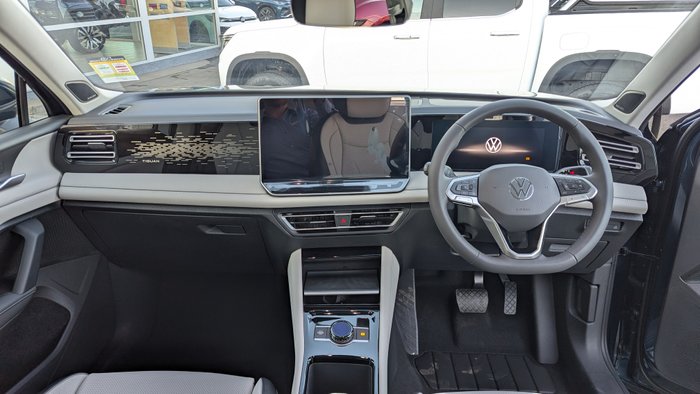 2026 VOLKSWAGEN Tiguan ELEGANCE