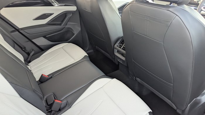 2026 VOLKSWAGEN Tiguan ELEGANCE
