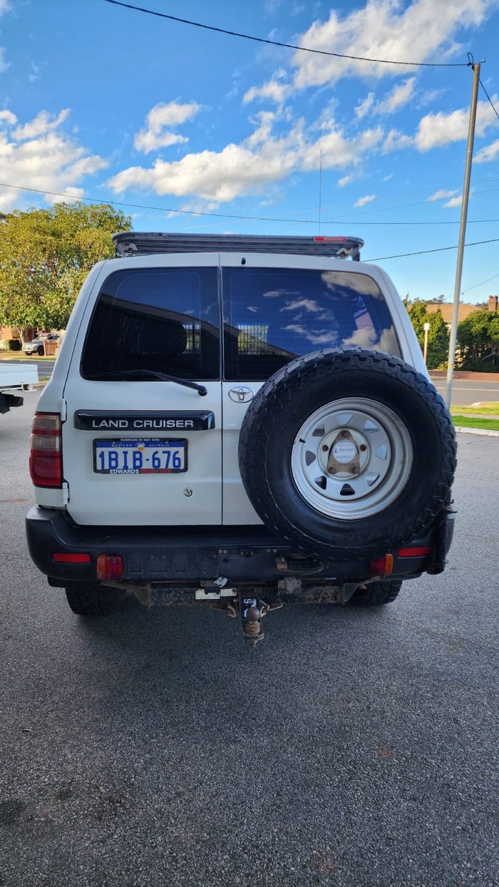 2003 Toyota Landcruiser Standard HZJ105R White