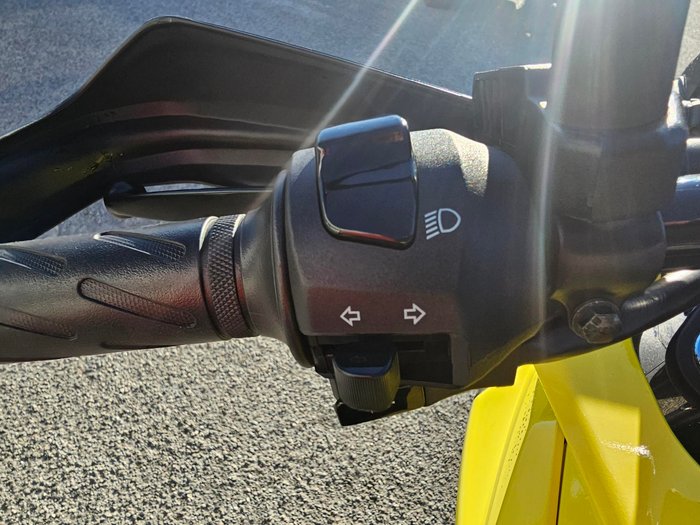 2024 S V-STROM 250SX Yellow