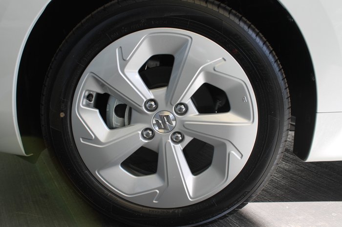 2025 Suzuki Swift Hybrid Plus