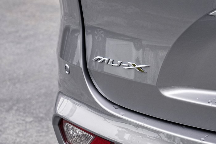 2025 Isuzu MU-X LS-T