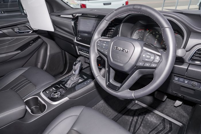2025 Isuzu MU-X LS-T