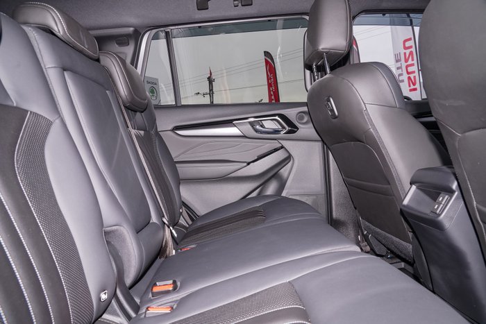 2025 Isuzu MU-X LS-T