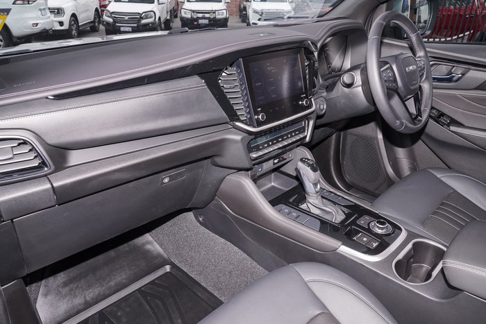 2025 Isuzu MU-X LS-T