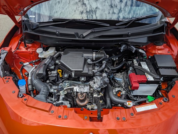 2025 SUZUKI SWIFT HYBRID GLX