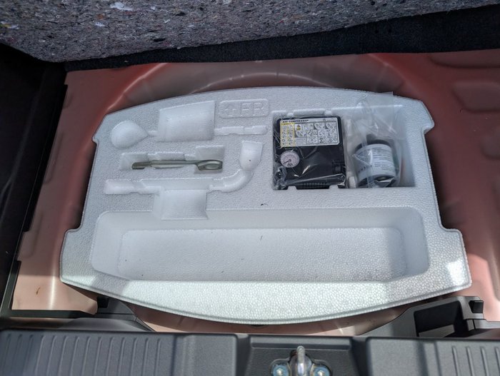 2025 SUZUKI SWIFT HYBRID GLX