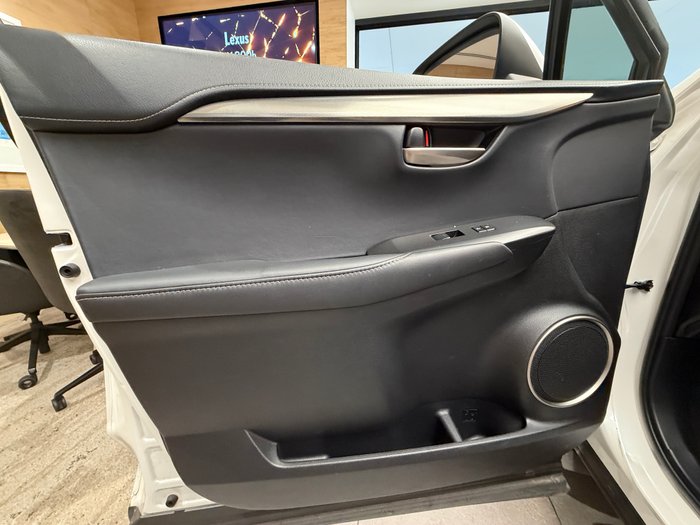 2016 Lexus NX300h Luxury 2.5L Hybrid CVT Wagon