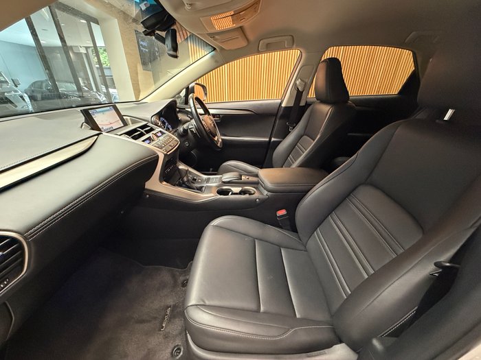 2016 Lexus NX300h Luxury 2.5L Hybrid CVT Wagon