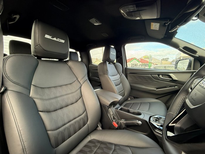 2025 Isuzu D-MAX BLADE
