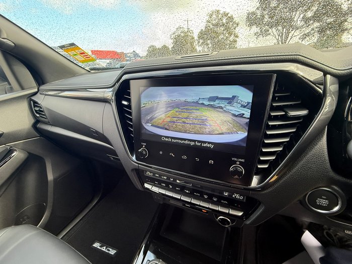 2025 Isuzu D-MAX BLADE