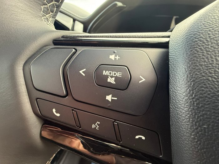 2025 Isuzu D-MAX BLADE