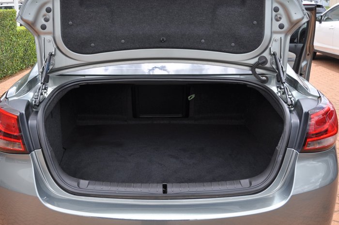 2014 HOLDEN CALAIS 2014 HOLDEN CALAIS  6 SP AUTOMATIC 4D SEDAN V6 