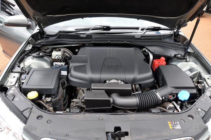 2014 HOLDEN CALAIS 2014 HOLDEN CALAIS  6 SP AUTOMATIC 4D SEDAN V6 