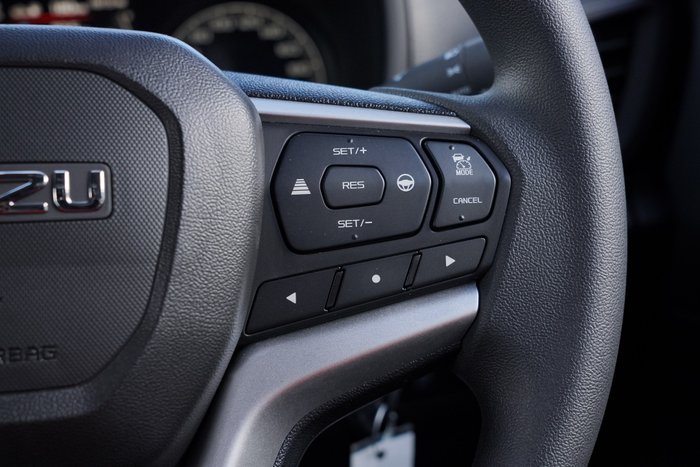 2025 Isuzu D-MAX SX
