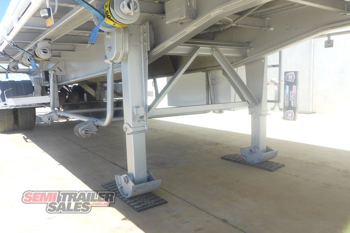 2009 Krueger 12 Pallet Flat Top A Trailer