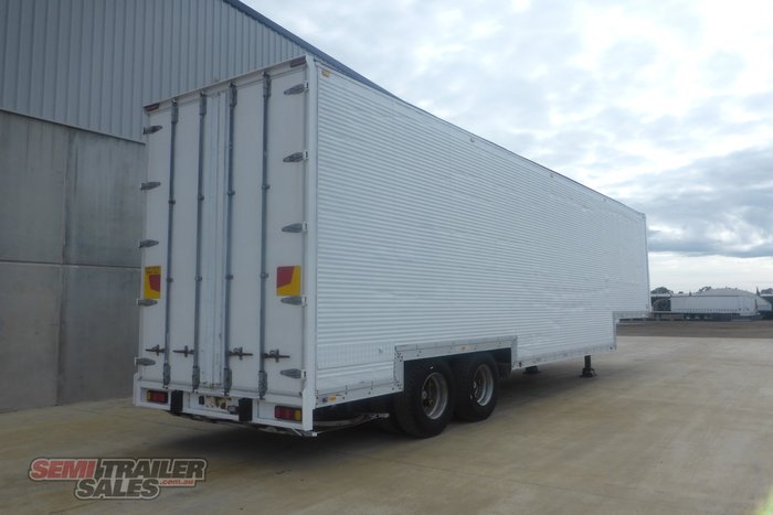 1989 Lucar Dropdeck Furniture Pantech
