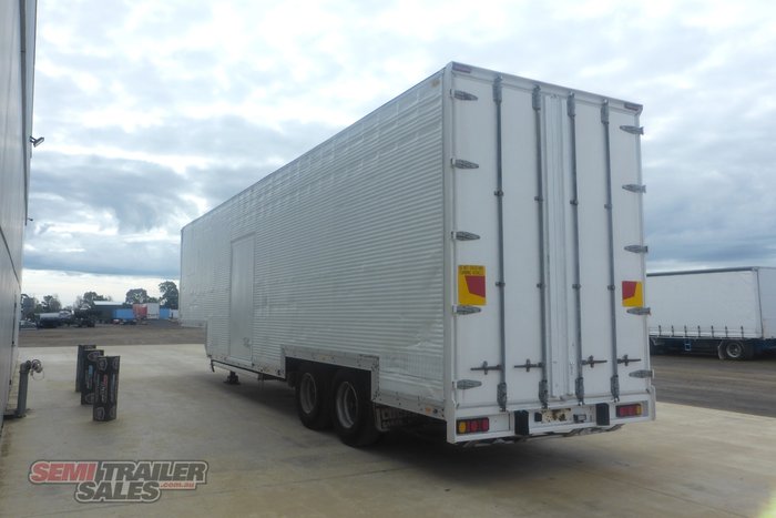 1989 Lucar Dropdeck Furniture Pantech