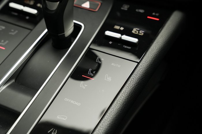 2024 Porsche Macan T 95B MY24 AWD BLACK