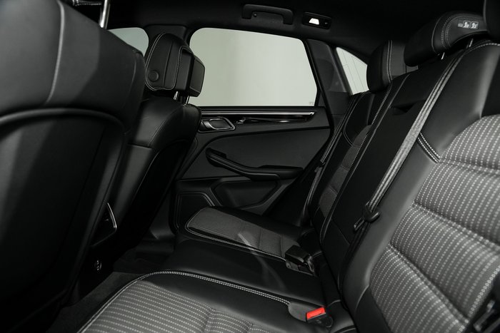 2024 Porsche Macan T 95B MY24 AWD BLACK