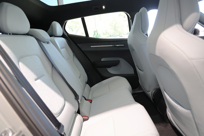 2024 Volvo EX30 Single Motor Extended Range Ultra