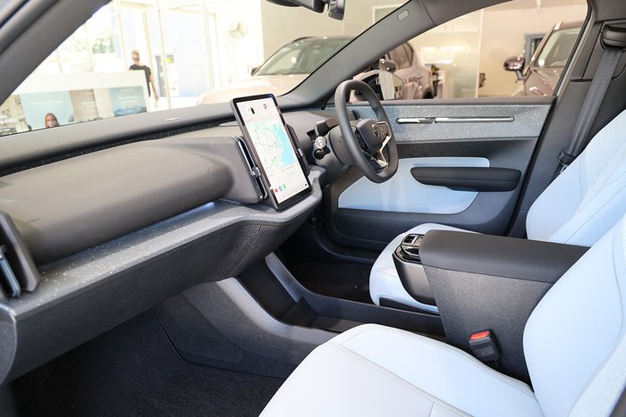 2024 Volvo EX30 Single Motor Extended Range Ultra