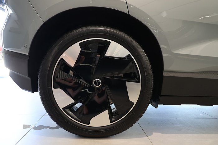 2024 Volvo EX30 Single Motor Extended Range Ultra