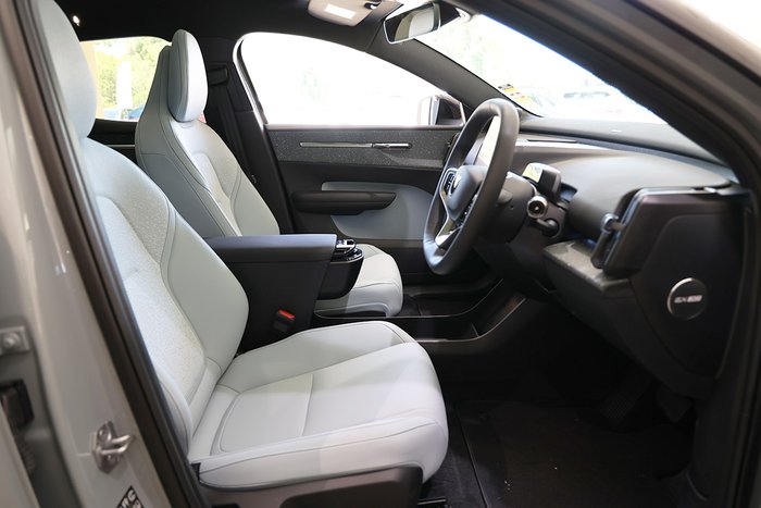 2024 Volvo EX30 Single Motor Extended Range Ultra