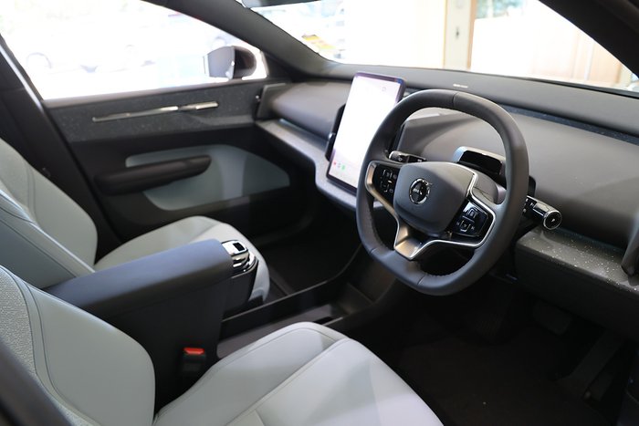 2024 Volvo EX30 Single Motor Extended Range Ultra