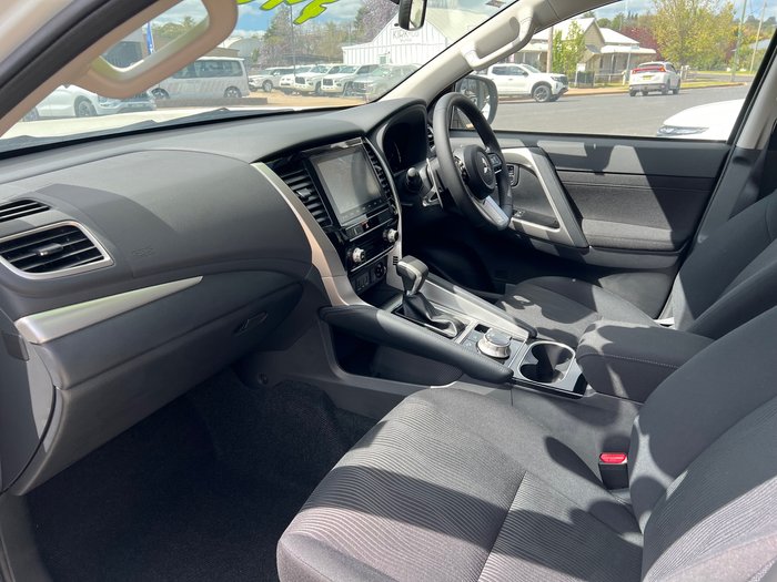 2024 MITSUBISHI PAJERO SPORT GLX