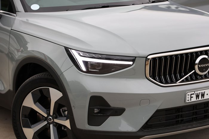 2025 Volvo XC40 Ultra B4 Bright