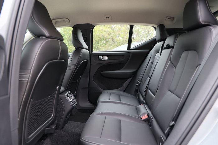 2025 Volvo XC40 Ultra B4 Bright