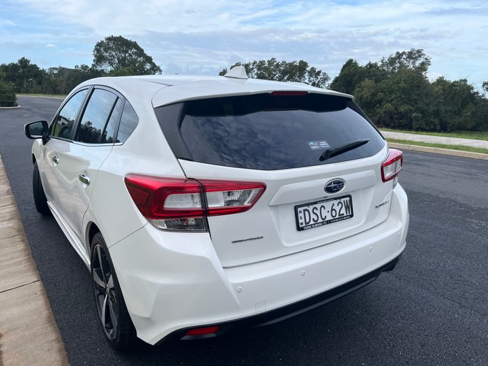 2017 SUBARU IMPREZA 2.0i-S (AWD)