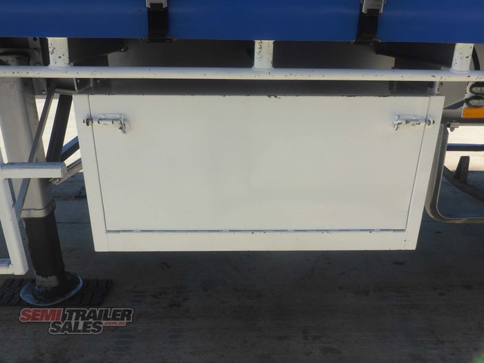 1999 Freighter Curtainsider B Double Set