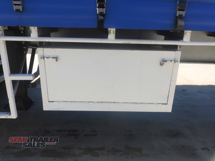 1999 Freighter Curtainsider B Double Set