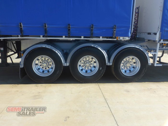 1999 Freighter Curtainsider B Double Set