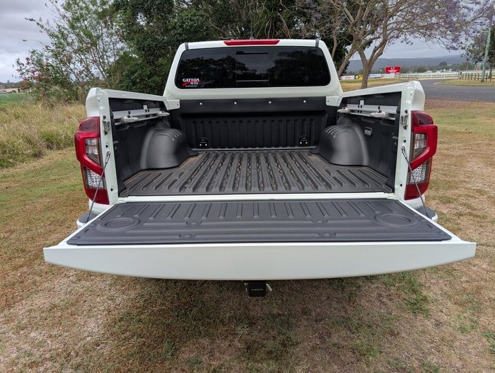 2025 NISSAN NP300 NAVARA ST-X