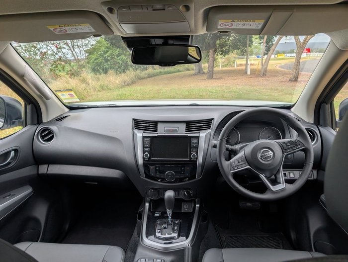 2025 NISSAN NP300 NAVARA ST-X