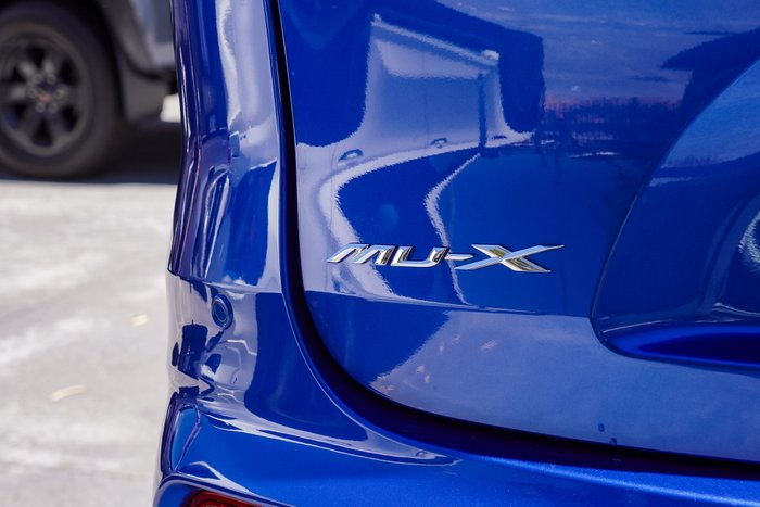 2025 Isuzu MU-X LS-M