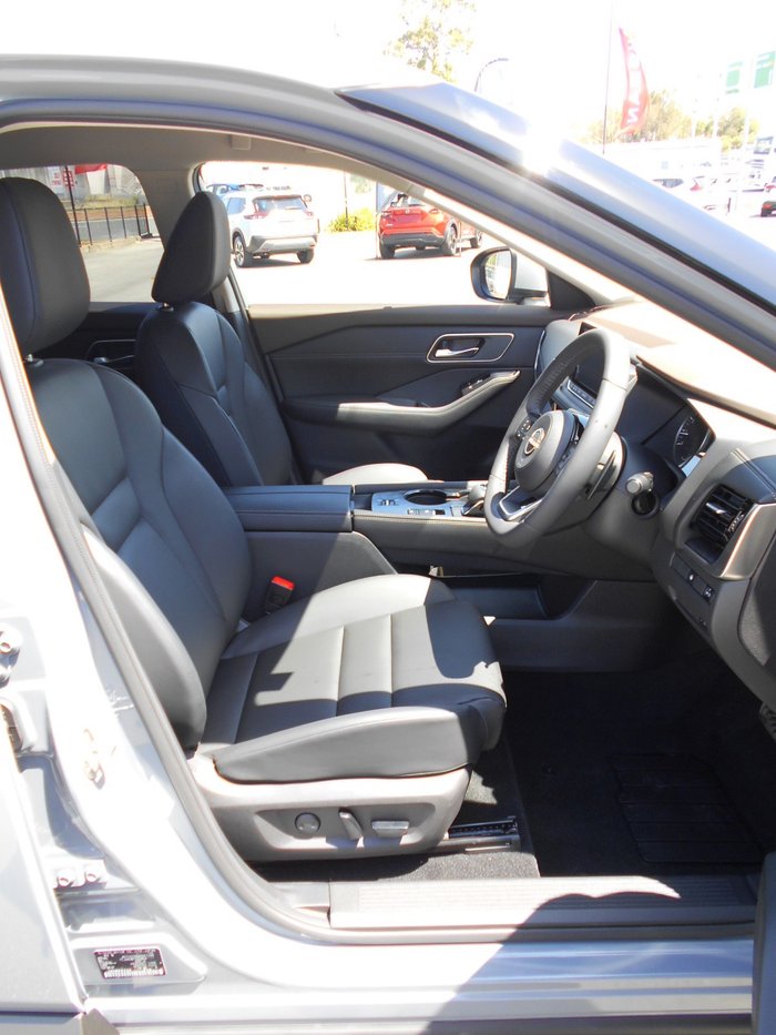 2025 Nissan X-TRAIL ST-L