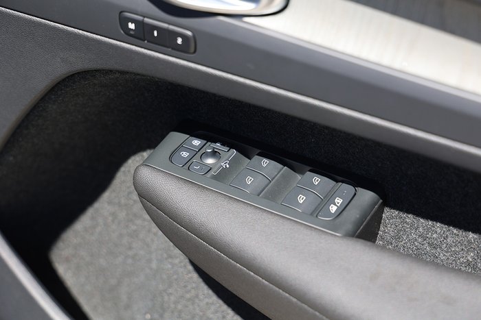 2025 Volvo EX40 Ultra Single Motor Extended Range