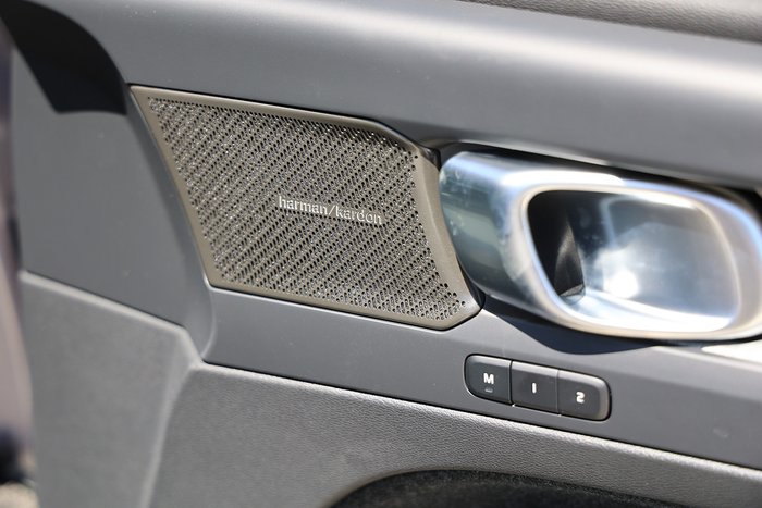 2025 Volvo EX40 Ultra Single Motor Extended Range